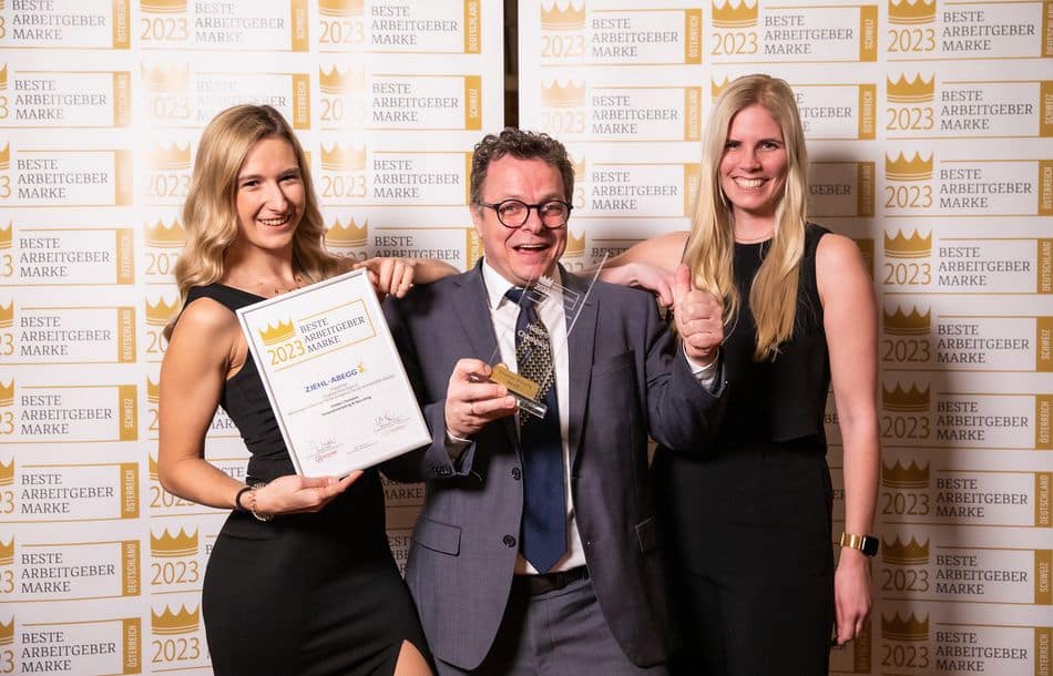 Glückliche Gewinner beim Employer Branding Award in Wien (von links): Tamara Fietze, Rainer Grill und Rebecca Amlung von Ziehl-Abegg.