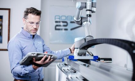 Verfahrbare 7. Achse erweitert Cobot-Reichweite