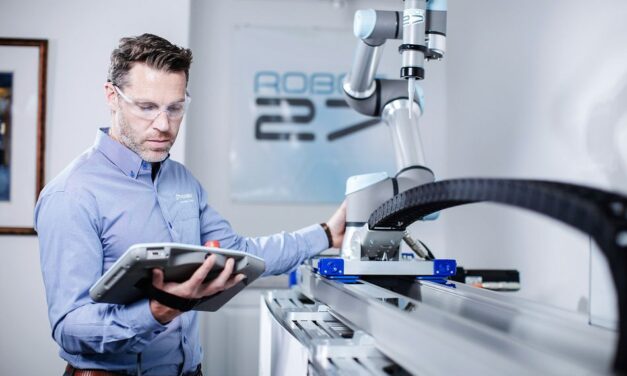Verfahrbare 7. Achse erweitert Cobot-Reichweite